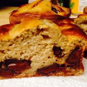 Flourless cashew butter chocolate chip muffins close up!