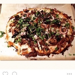 BBQ Beef Pizza with Cauliflower Crust 